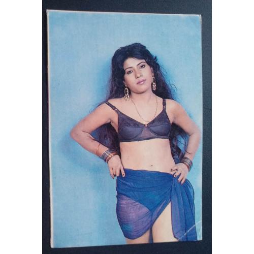 Bollywood actress * Vintage Bollywood Postcard *