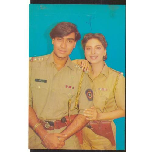 Juhi & Ajay Devgan * Vintage Bollywoord Postcard * (RUBY 740) (S1)