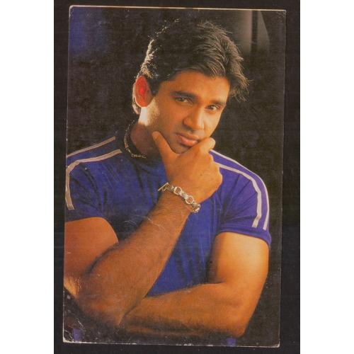 Sunil Shetty * Vintage Bollywoord Postcard * (NCC) (S1)