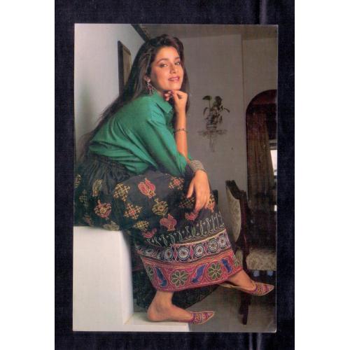 Neelam * Vintage Bollywoord Postcard * (Venus) (A9)