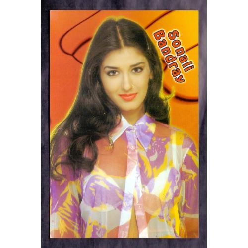 Sonali Bendre * Vintage Bollywoord Postcard * (UNIVERSAL) (A9)