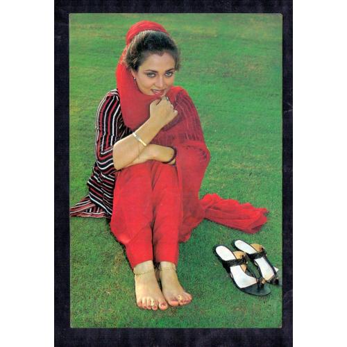 Mandakini * Vintage Bollywoord Postcard * (VENUS) (A10)