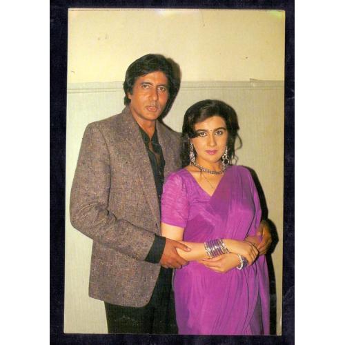 Amrita Singh and Amitabh Bachchan * Vintage Bollywoord Postcard * (BAP) (A10)