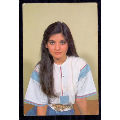 Nazia Hassan * Vintage Bollywoord Postcard * (Royal) (A10)