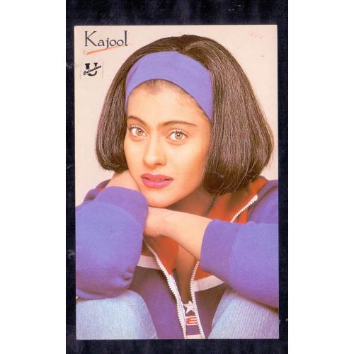 Kajol Devgan * Vintage Bollywoord Postcard * (Universal) (A10)