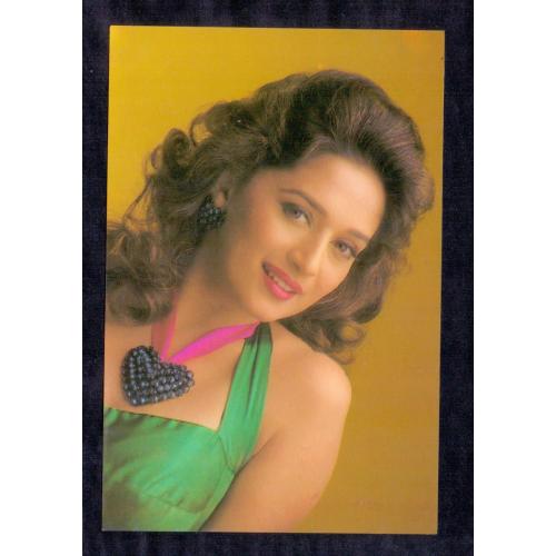 Madhuri Dixit  * Vintage Bollywoord Postcard * (UNIVERSAL) (A5)