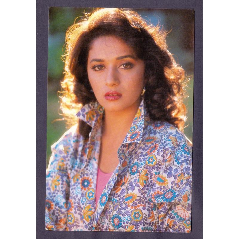 Madhuri Dixit * Vintage Bollywoord Postcard * (Beauty) (A8)
