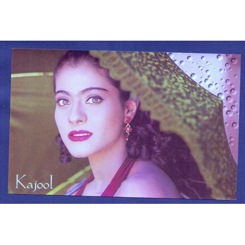Kajol * Vintage Bollywood Postcard * (Universal) (B-01)